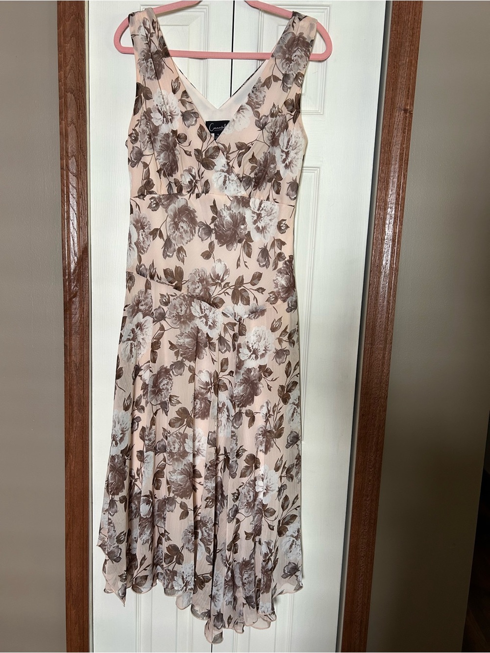 Classic Floral V-Neck Midi Dress - Blush Brown